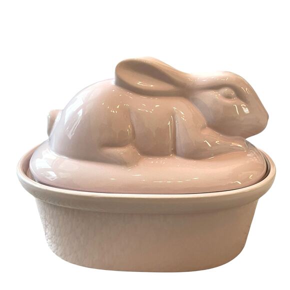 Zrike Brands Easter Bunny Rabbit Lidded Casserole Dish Pink Ceramic NEW - Picture 1 of 13